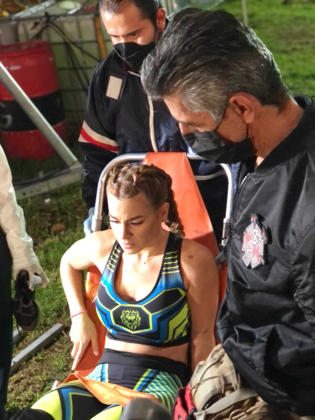 En el mismo juego, Catherine sufrió una lesión en el tobillo que le impidió continuar.