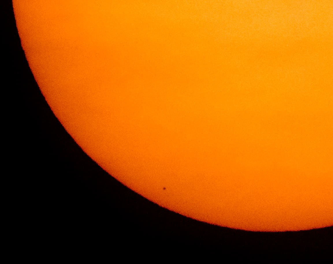 Es más, se ha señalado que pese a una baja en la actividad solar el calentamiento global seguirá estando presente. Incluso la temperatura terrestre podría seguir aumentando.