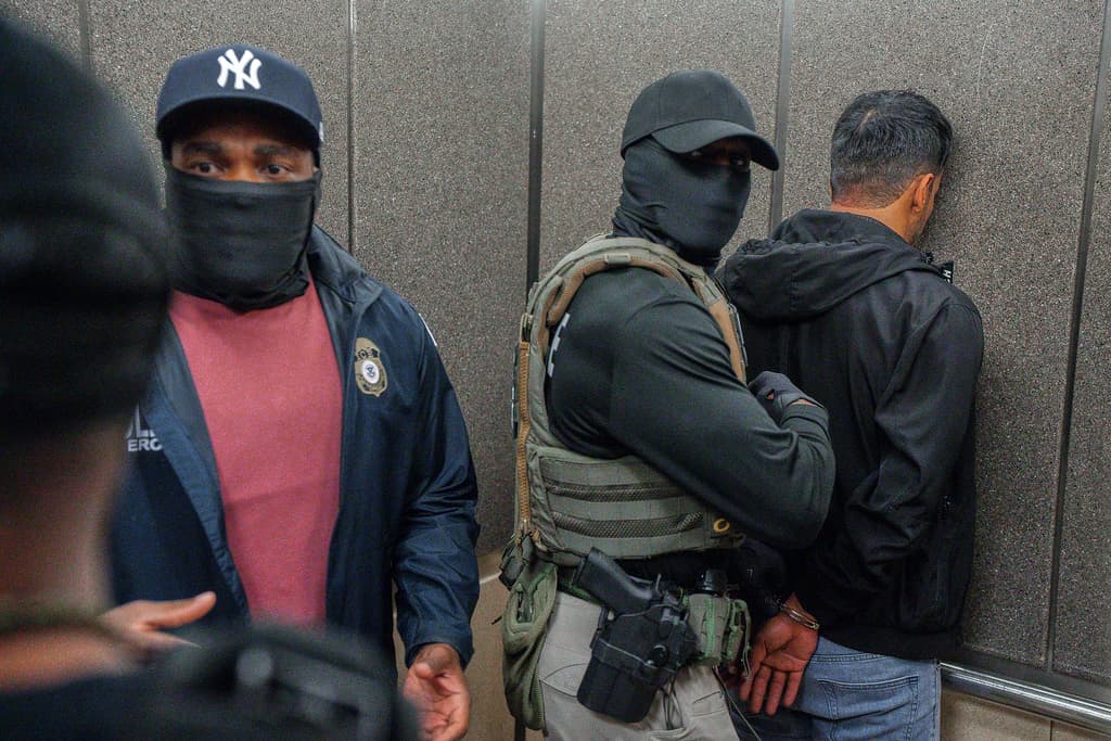 Endurecimiento de la política migratoria, a quién afecta y qué hacer