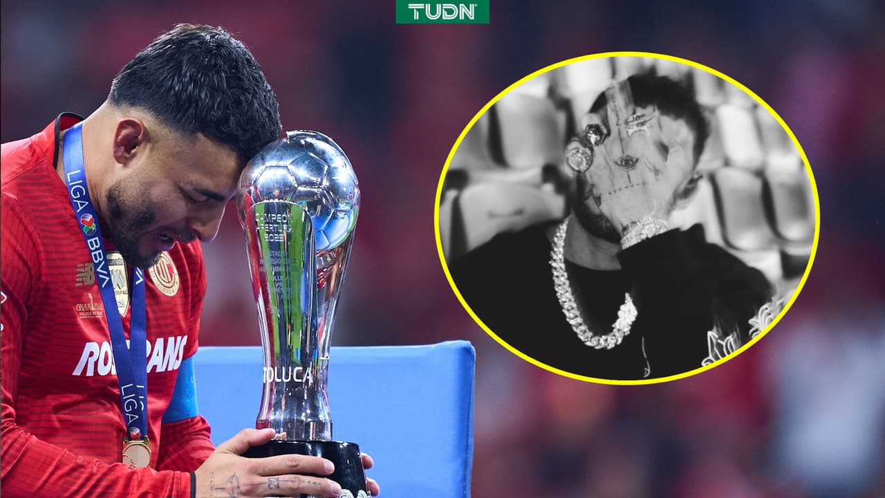 Alexis Vega presume anillos de sus títulos con Toluca y México 