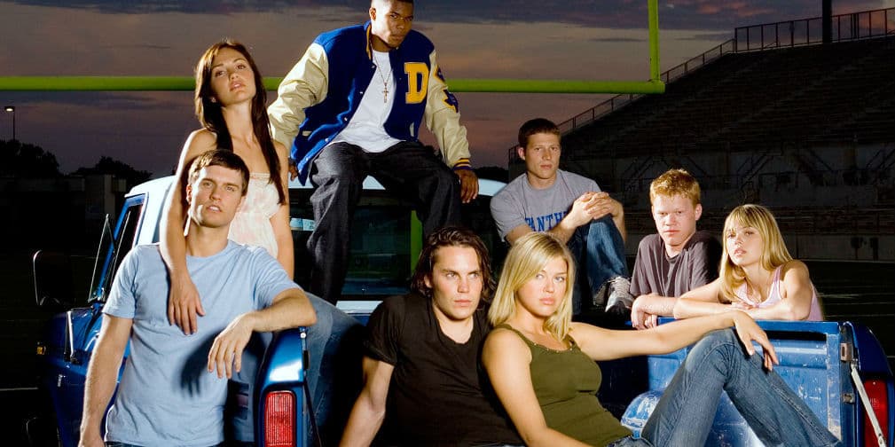 2. Friday Night Lights: Cinco temporadas (2006 a 2011). Los habitantes de una pequeña ciudad tejana viven el deporte como si fuera una religión.