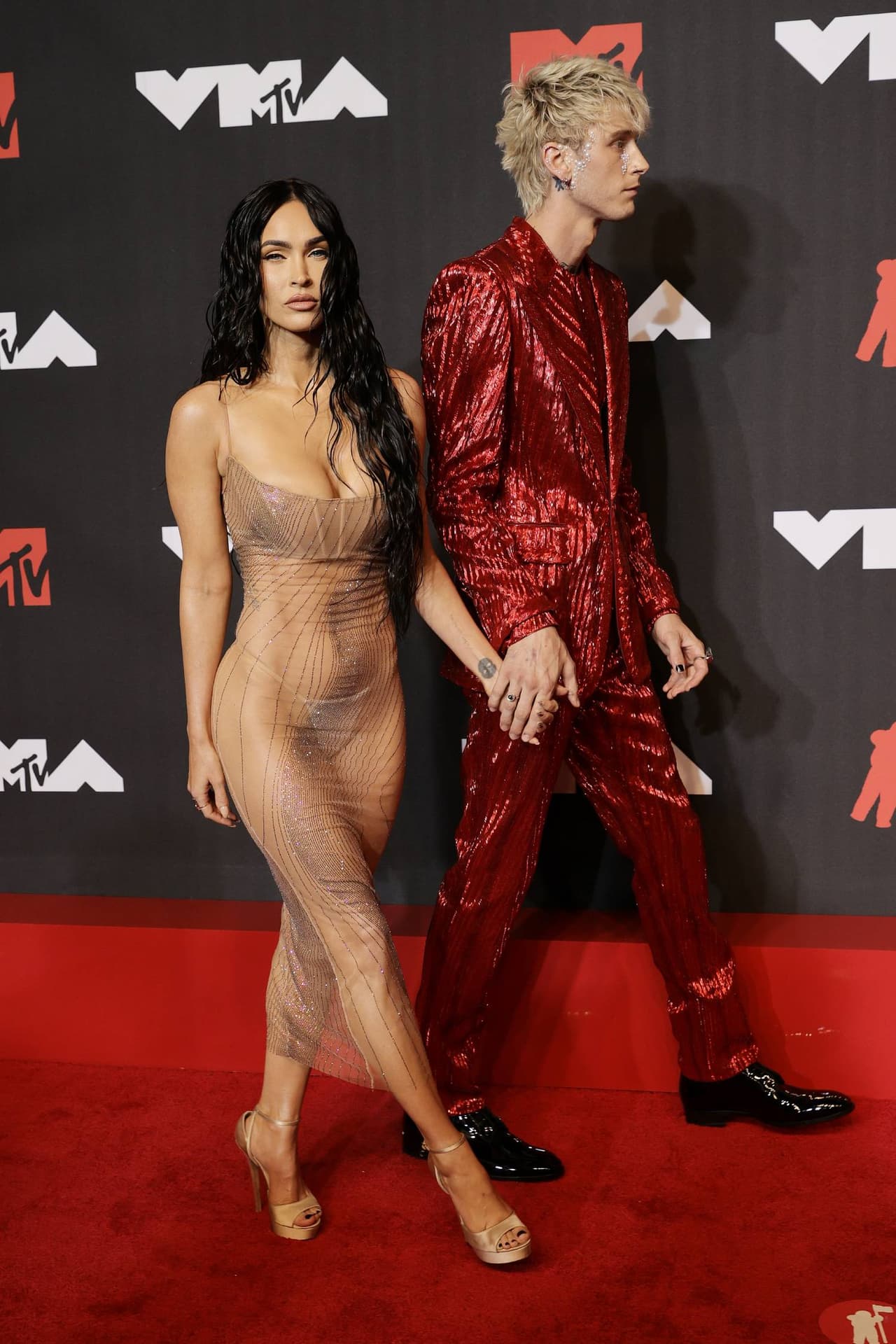 Conor McGregor y novio de Megan Fox protagonizan pleito en los VMAs 2021
