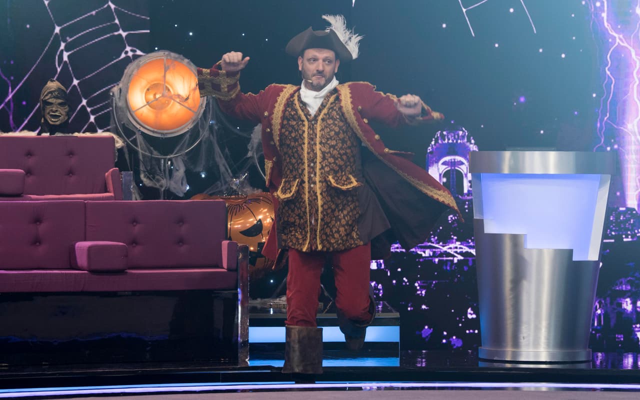 Y en el programa de Halloween se disfrazó de pirata.