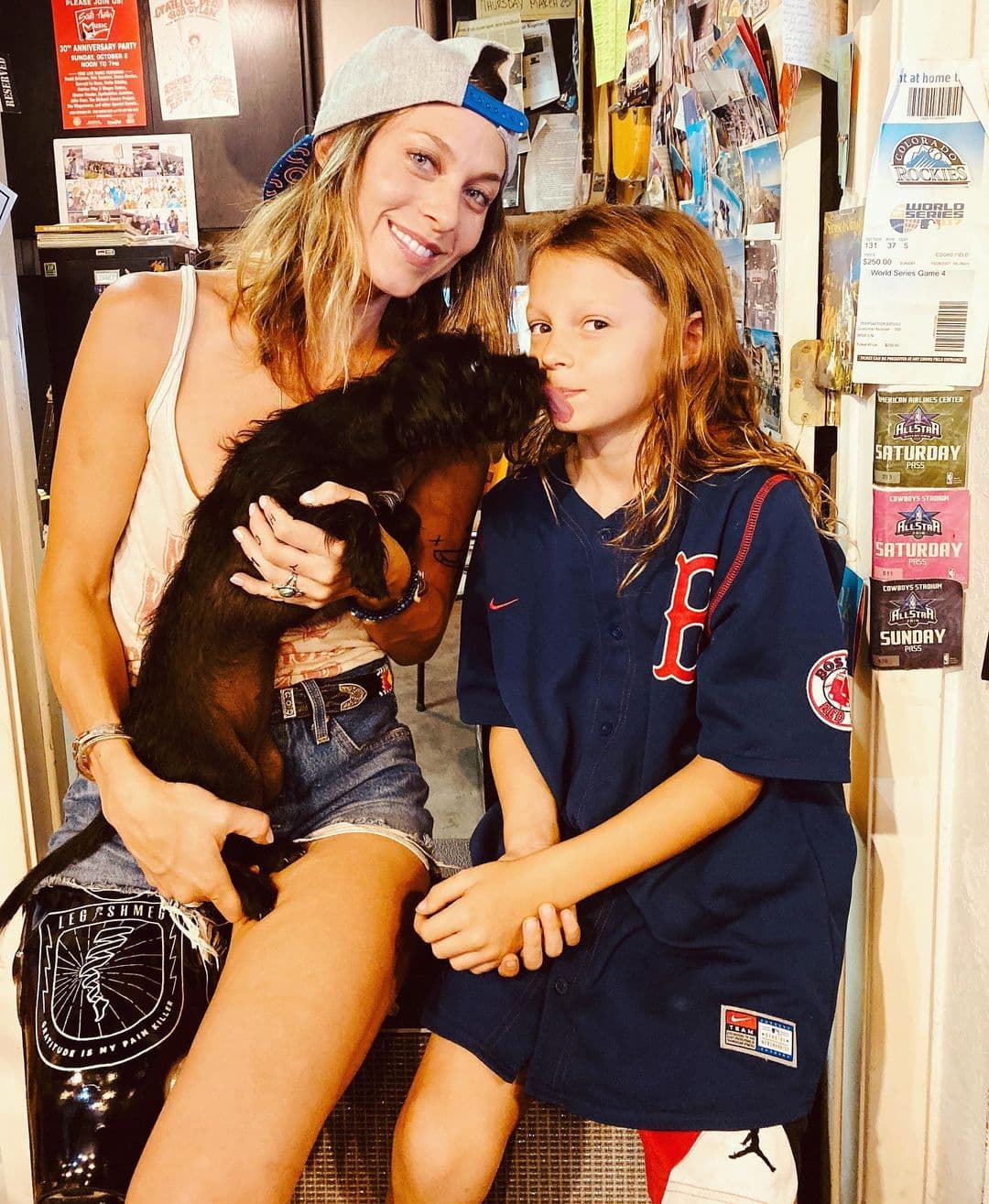 Savannah es mamá de Charlie, su hijo, que estaba al lado de ella al momento del accidente, pero afortunadamente no le pasó nada a él.