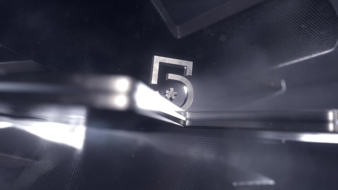 ¡Resuelve el misterio en Un policía y medio 2! Hoy por Canal 5