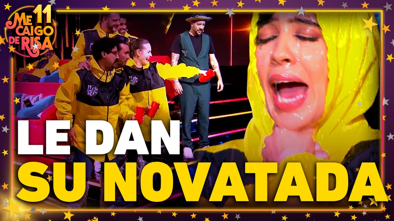 Caro Vélez entra a Me Caigo de Risa y la familia disfuncional ¡le da su novatada!