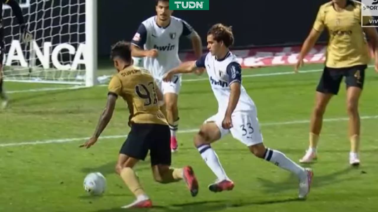 Pato Salas debuta con Famalicao y aporta en el empate ante Sporting