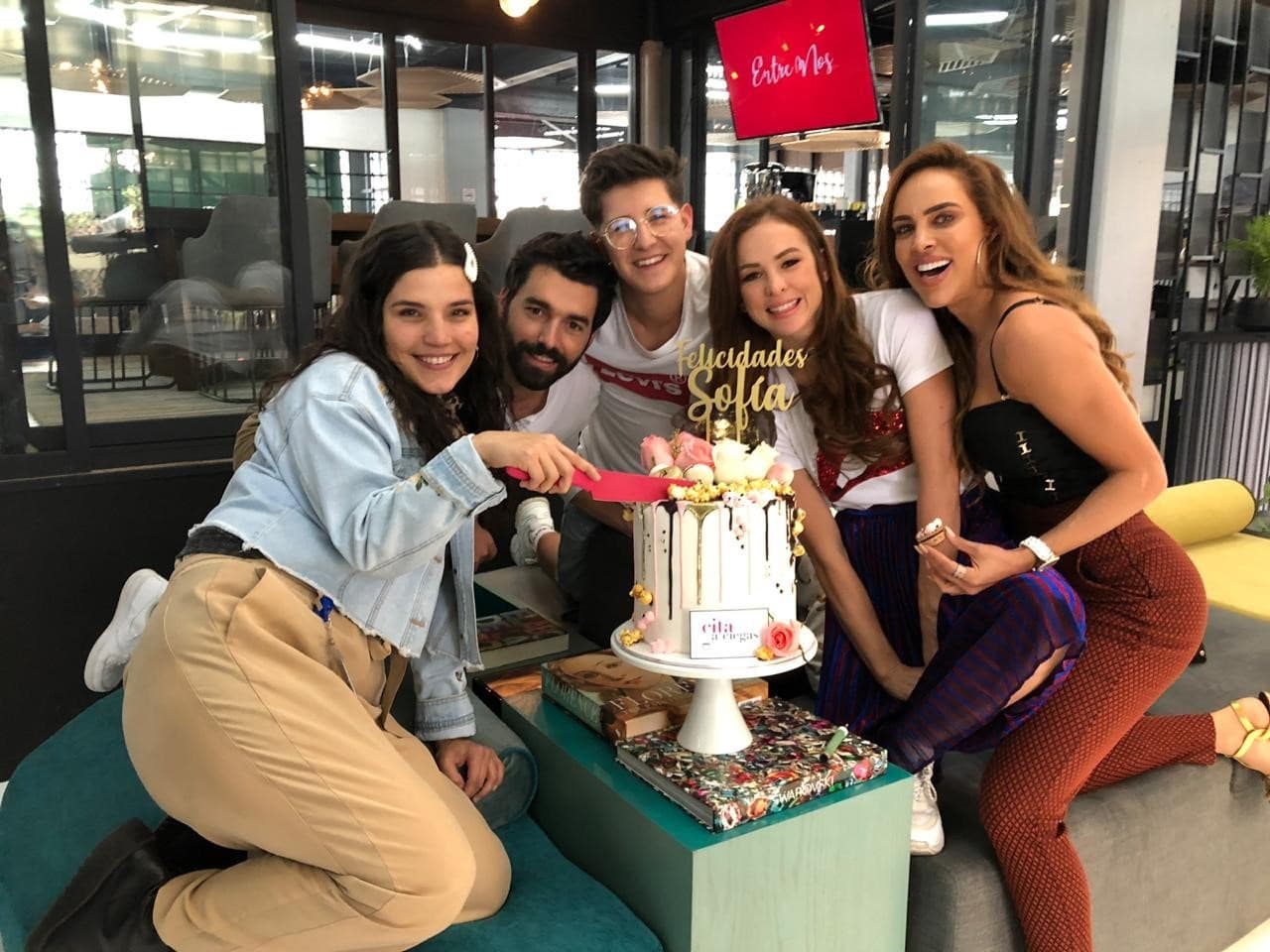 Sofía Garza celebra cumpleaños en "Cita a Ciegas"