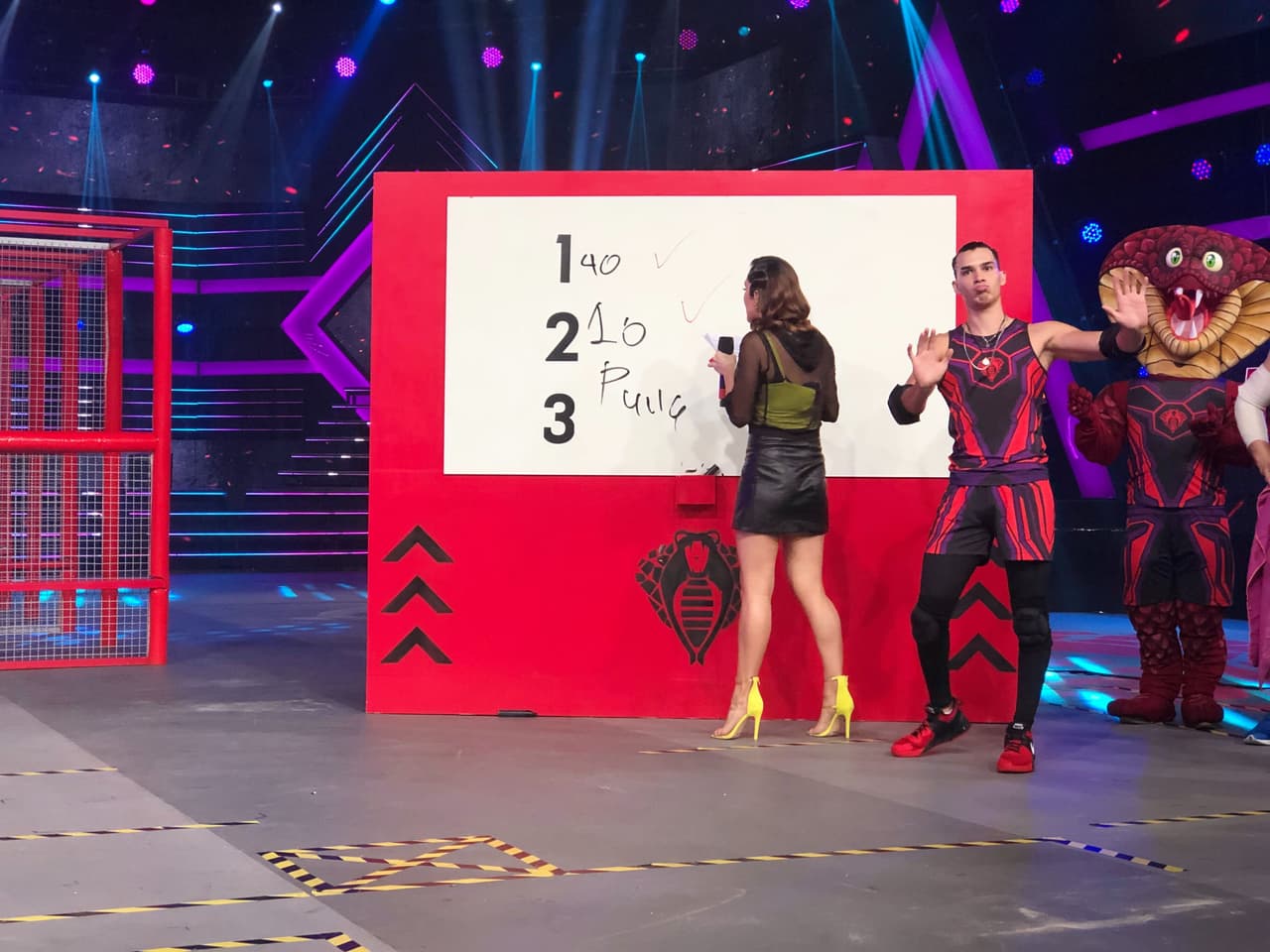 Brandon se enfrentó a Christian y tuvieron que revisar la respuesta del Wapayaso, ya que no estaba bien escrito pavo, pero al final Cobras ganó el punto.