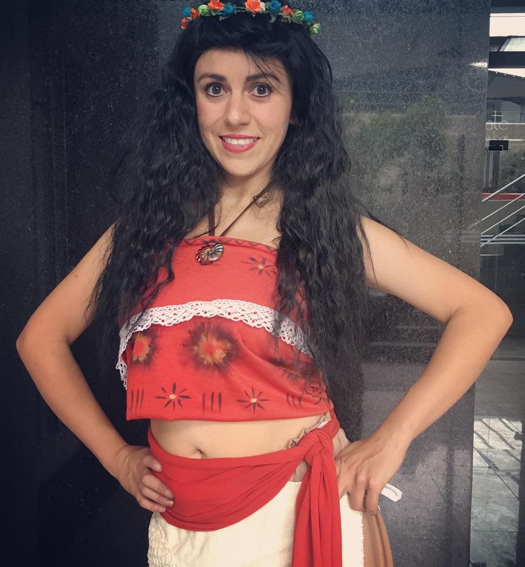 A Analiz Sánchez la escuchaste tal vez como Marcarita en Dragon Ball Super o Rainbow Dash en My Little Pony, y aunque no hizo el doblaje de Moana, sí la interpretó en una obra de teatro infantil.
