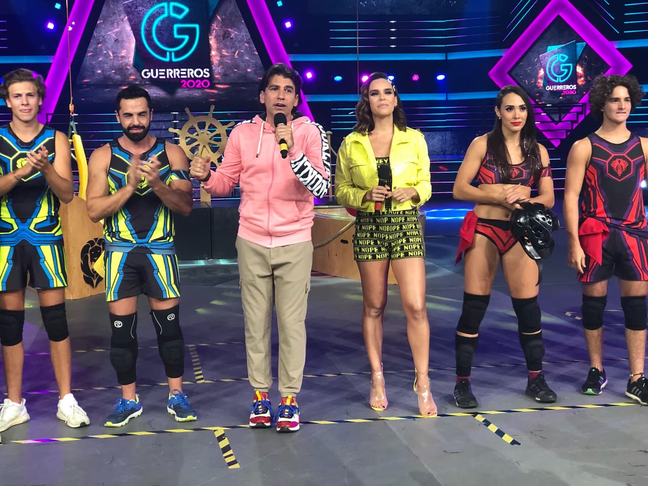 En el capítulo 37 y rumbo a la final, las cosas se pusieron color de hormiga ya que desde el principio de la noche se informaba que Mónica abandonaba la competencia luego de que su médico le pidió reposo por cuatro semanas para recuperarse de la lesión de su dedo.
