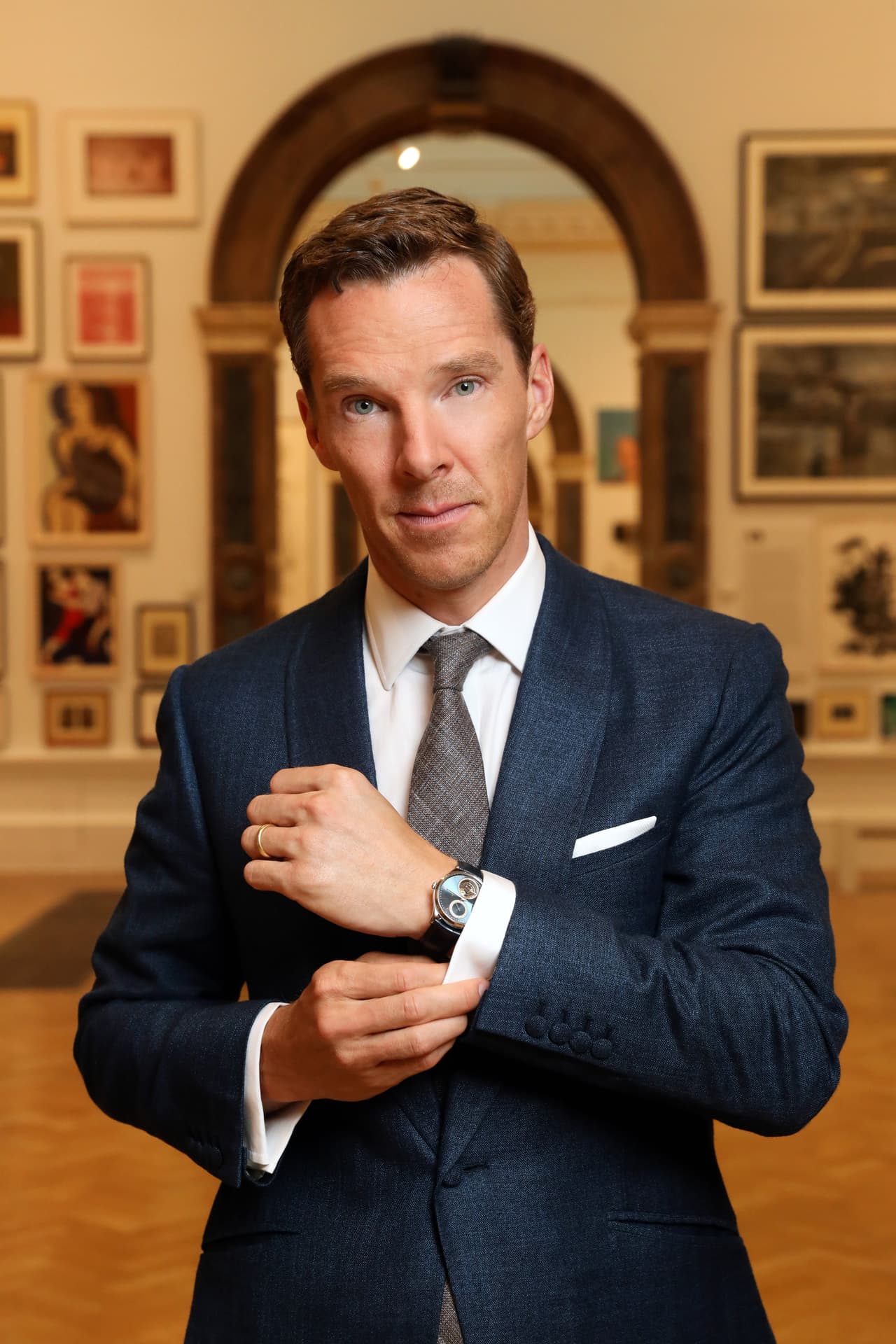 Benedict Timothy Carlton Cumbertbatch cumple 44 años este 19 de julio y para celebrarlo te presentamos algunos datos que quizás no conocías de su vida y su carrera.