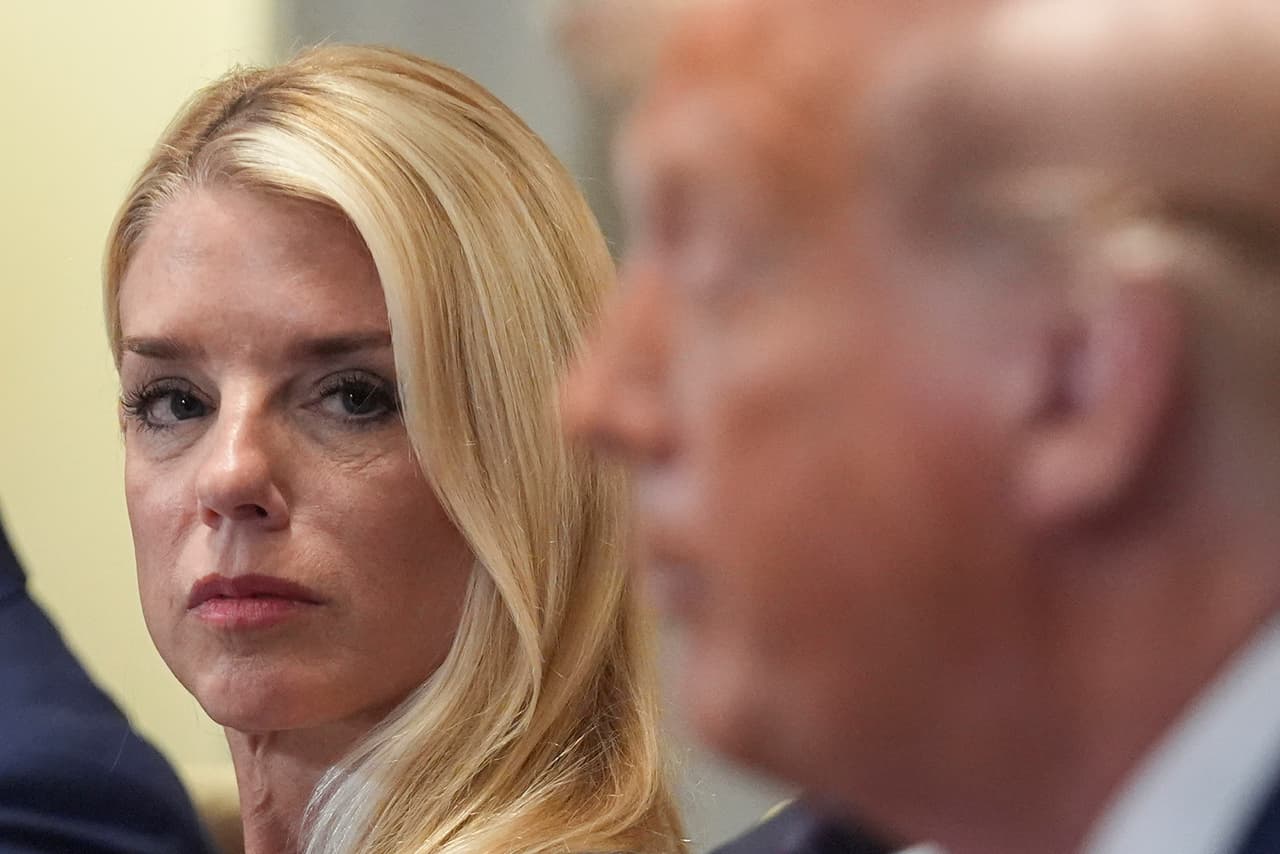 El caso Epstein y las teorías de conspiración se vuelven contra Trump