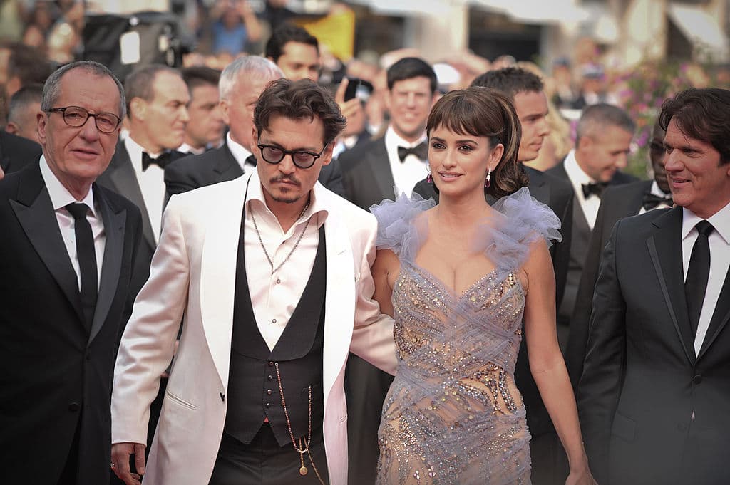 De hecho, Knightley ya no fue parte de la última cinta y su lugar lo tomó Penélope Cruz con el rol femenino principal.