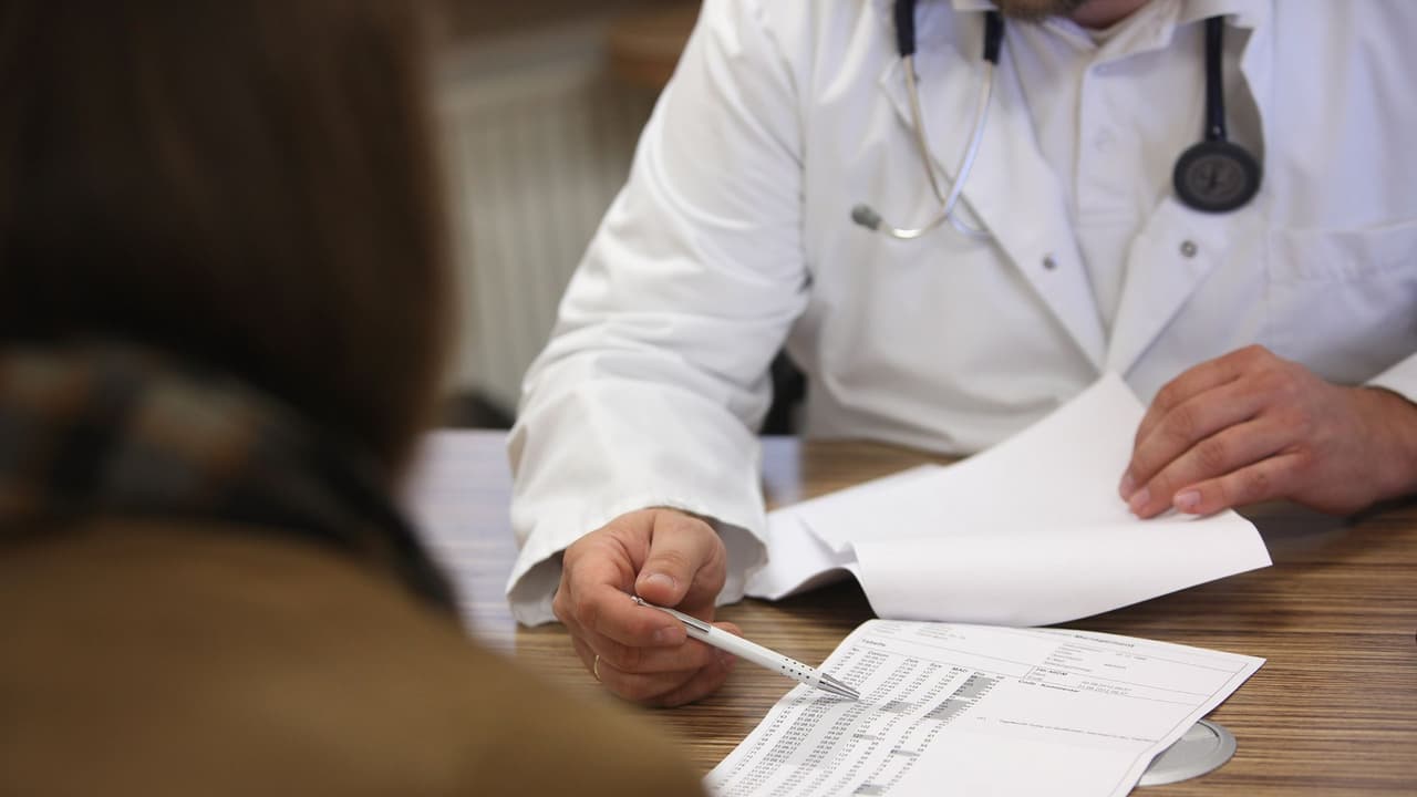 ¿Tienes deudas médicas? Te explicamos qué puedes hacer para que no afecten tu reporte de crédito