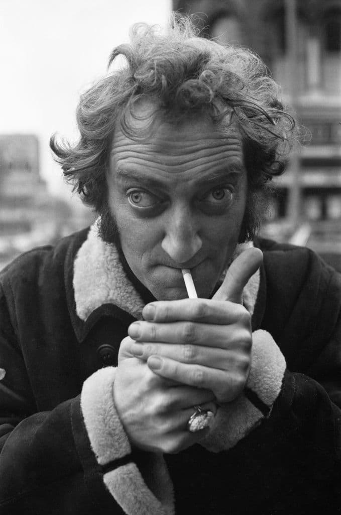 En el DVD de "El Jovencito Frankenstein", Mel Brooks comentó que "a veces fumaba seis paquetes de cigarrillos al día, bebía grandes cantidades de café solo, y llevaba una dieta rica en huevos y lácteos". Si a lo anterior sumamos la altitud de la Ciudad de México, esto significó un mayor esfuerzo del corazón y sus pulmones.