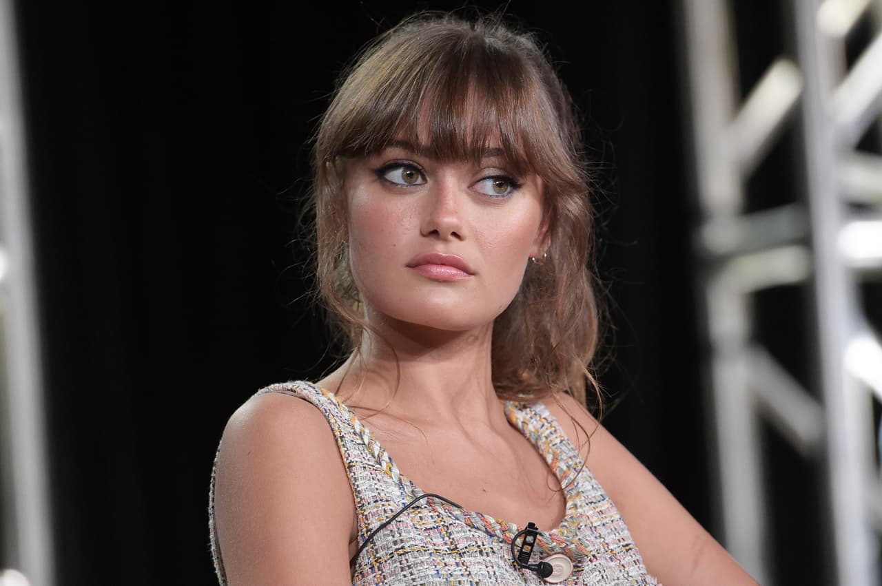 Ella Purnell es la actriz británica que dio vida a Emma Bloom en Miss Peregrine's Home for Peculiar Children.