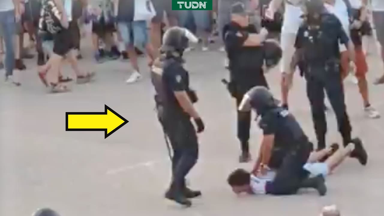 FC Barcelona defiende a sus aficionados tras incidentes con la Policía Nacional