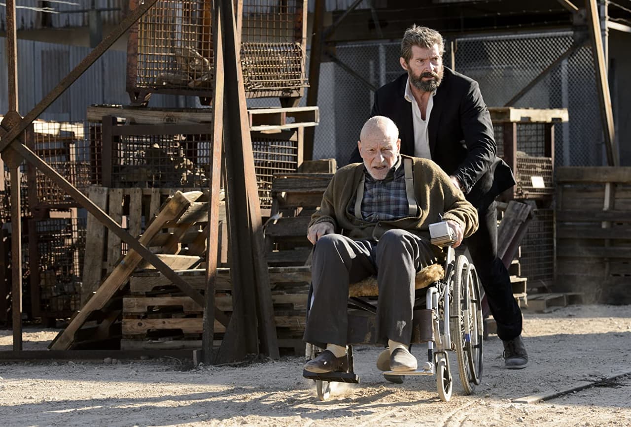 Sir Patrick Stewart tuvo que bajar 9.5 kilos para poder interpretar a Charles Xavier como un anciano y enfermo. ¿Sabías que Hugh Jackman realmente cargó a Stewart en todas las escenas donde Wolverine lleva al profesor X?