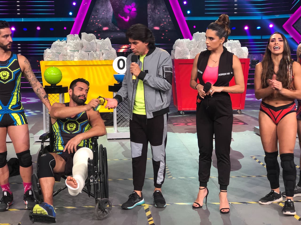 Al final de la noche, Cobras ganó una recompensa de 2 mil pesos y entregará despensas, mientras que Memo dio su gafete de capitán, pero su equipo lo respaldó y se quedó con su puesto en los Leones.