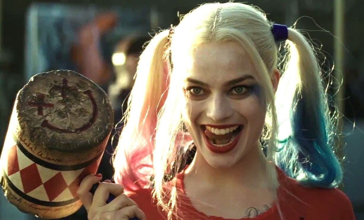 Fue ese mismo año que la vimos intepretar a Harley Quinn en 'Suicide Squad', uno de sus papeles más icónicos.