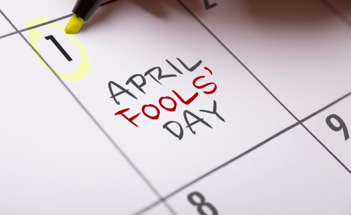 Este 1 de abril, en varios países del mundo, se celebra el April Fool's Day. Más que un día de los tontos, es el equivalente de algún modo al Día de los Inocentes. Y sí, se suelen hacer bromas.