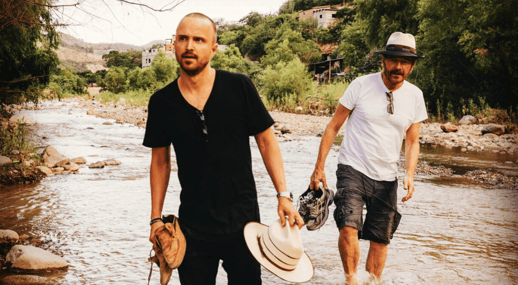 La serie no fue ajena a la narco cultura mexicana. Armas, buchones y corridos. Es muy probable que el filme se desarrolle en México. No por nada se llama El Camino y, además, no olvidemos que Aaron Paul y Bryan Cranston anduvieron un buen rato por acá.