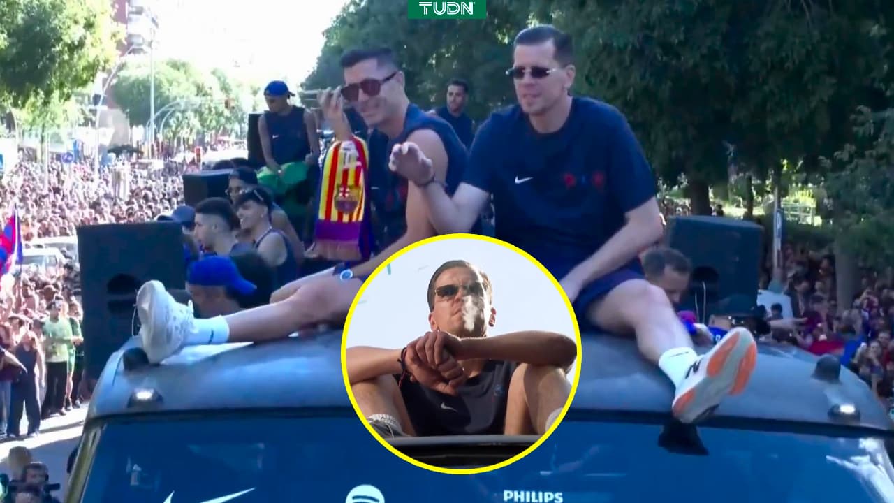Insólito: Szczęsny fuma y reparte cigarros en festejos del Barcelona