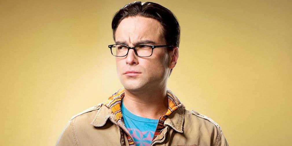 Leonard de The Big Bang Theory se opera la nariz