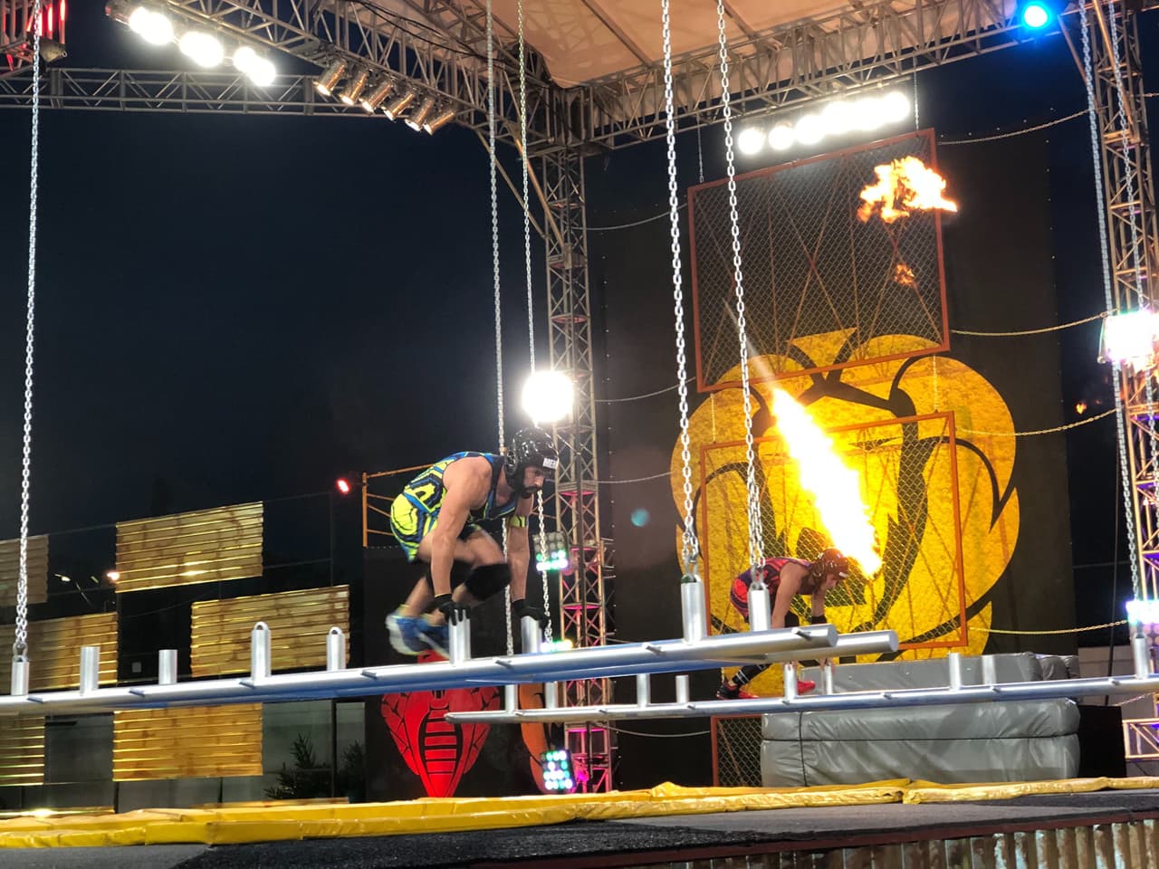 En el circuito de velocidad, Julio Ron ganó el primer tanto contra Potro. Memo vs Brandon: un duelo que resultó a favor del Wapayaso. Reno cayó al agua y el triunfo fue para la capitana de CoCoCoCoCobras. Edwin Luna empezó tomando la delantera, pero Arturo Carmona lo rebasó. Ferka se quedó viendo cómo le ganaba Dariana y ésta tiró el dado por primera vez para tener 100 puntos.