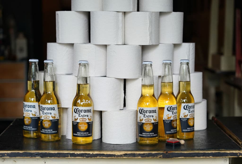 Y es que en medio de la pandemia por el covid-19, parece que para muchos es una prioridad igual de importante que los rollos de papel.