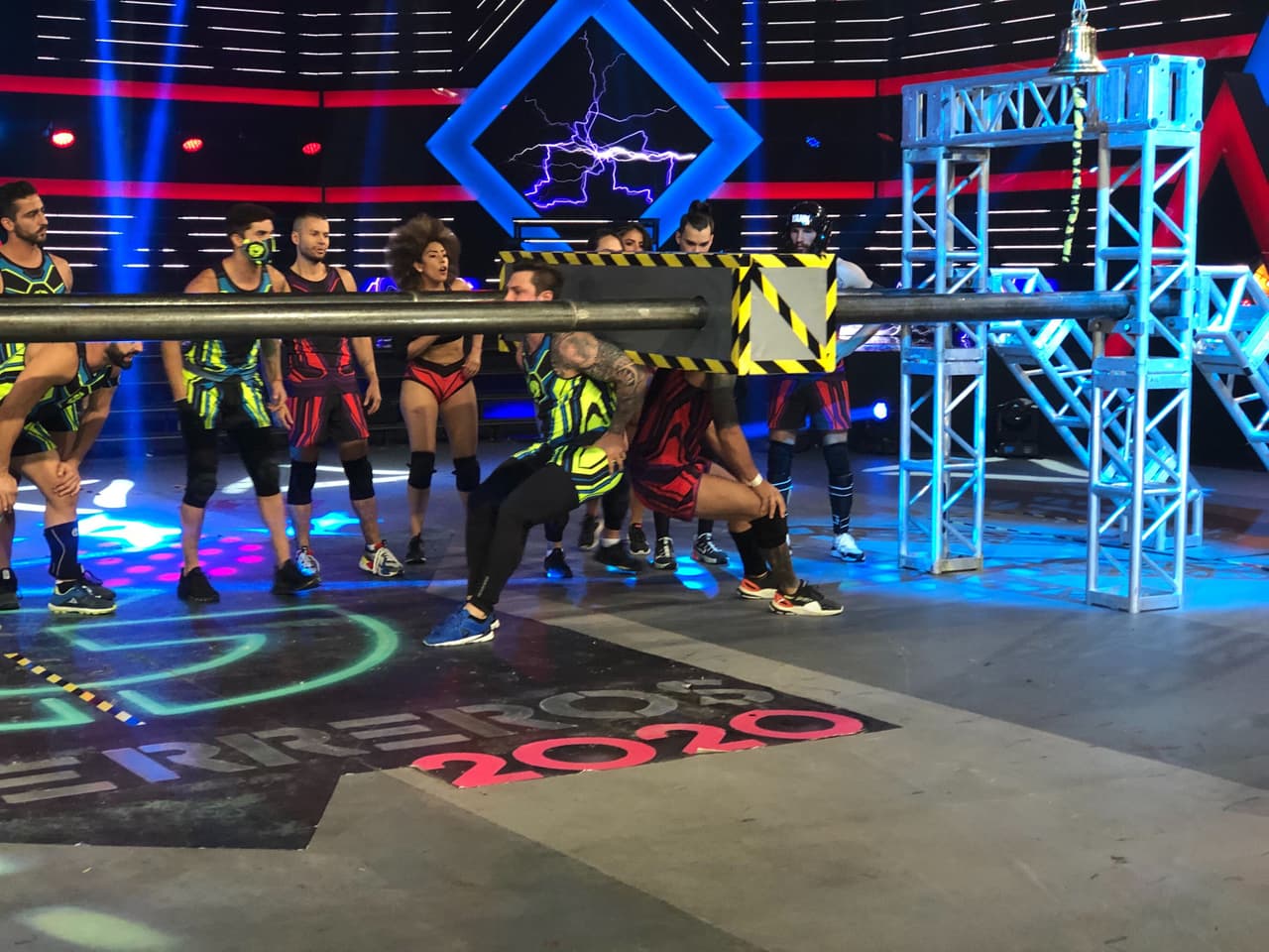 Nicola compitió por primera vez en el equipo Leones y le ganó a Nano en Fuerzas Opuestas.