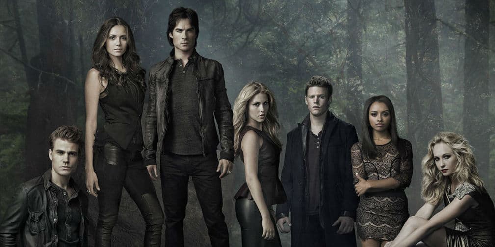 10. The Vampire Diaries: (2009 Actualidad). Narra la historia de una adolescente que se enamora de dos hermanos vampiros.