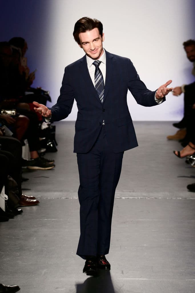 Cuánta elegancia, caray. ¿Hay algo que no le quede bien a este chico?