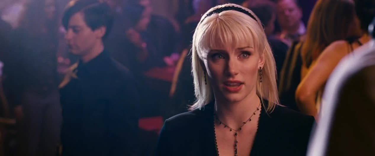 Peter Parker, con todo y su simbionte, bailó con ella un poco de jazz en el club donde trabajaba Mary Jane. Cuando la rubia se dio cuenta de lo que hizo el fotógrafo, le pide disculpas a Watson y se fue.