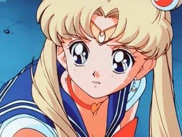 Desde el fin de semana, con el hashtag #sailormoonredraw, diversos artistas se han dado a la tarea de hacer sus propias versiones de este cuadro de animación perteneciente a Sailor Moon. Incluyendo, por supuesto, a profesionales.