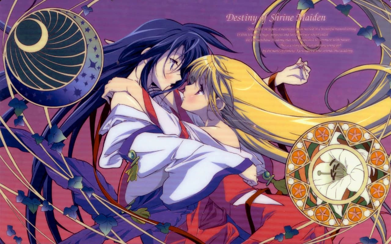El mito de Orochi se desenvuelve de forma peculiar y sensual en Kannazki no Miko, con Himeko y Chikane como pareja central.