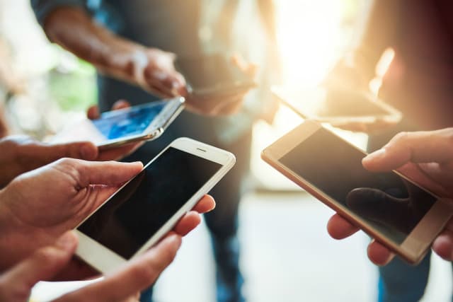 Apple no quiere que los villanos del cine usen iPhone
