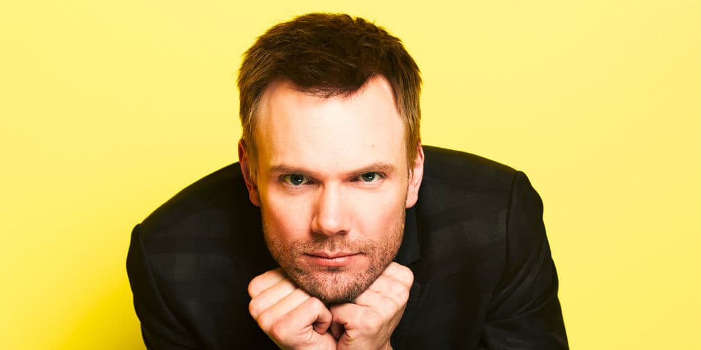 7. Joel McHale: El conductor de The Soup no pierde oportunidad de burlarse de la familia Kardashian.