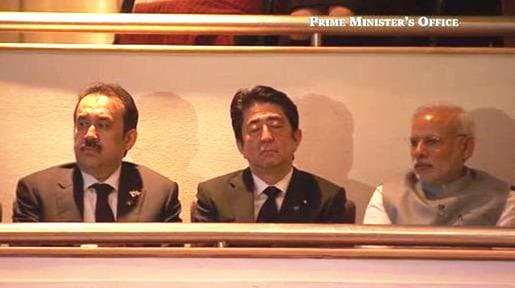 El Primer Ministro japonés se durmió en un funeral de estado internacional. La cosa es así de seria.