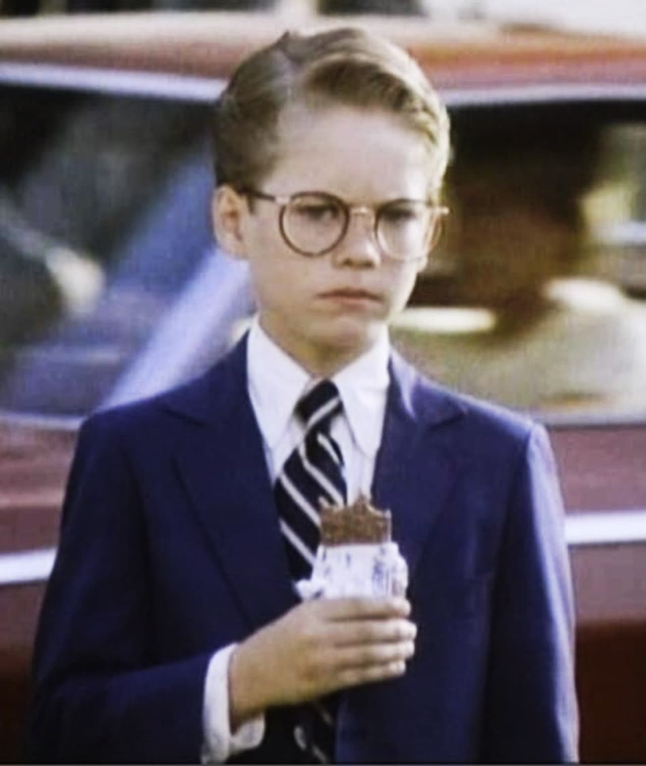 Paul comenzó su carrera en un comercial de pañales. Su debut en el cine fue en 1986 con la película de horror y comedia 'Monster in the Closet', ahí lo vimos como "Professor” Bennet, al lado de Fergie.