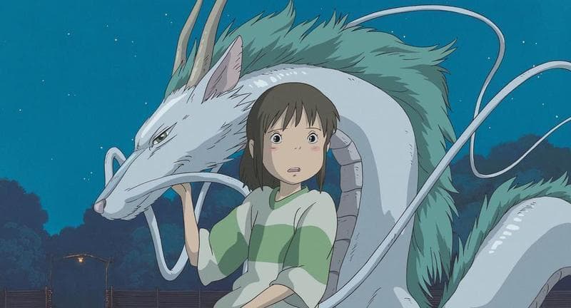 También hizo a la protagonsita en la versión doblada por Disney de El Viaje de Chihiro, mientras que en la misma película, pero versión de BTI la escuchamos como Lin.