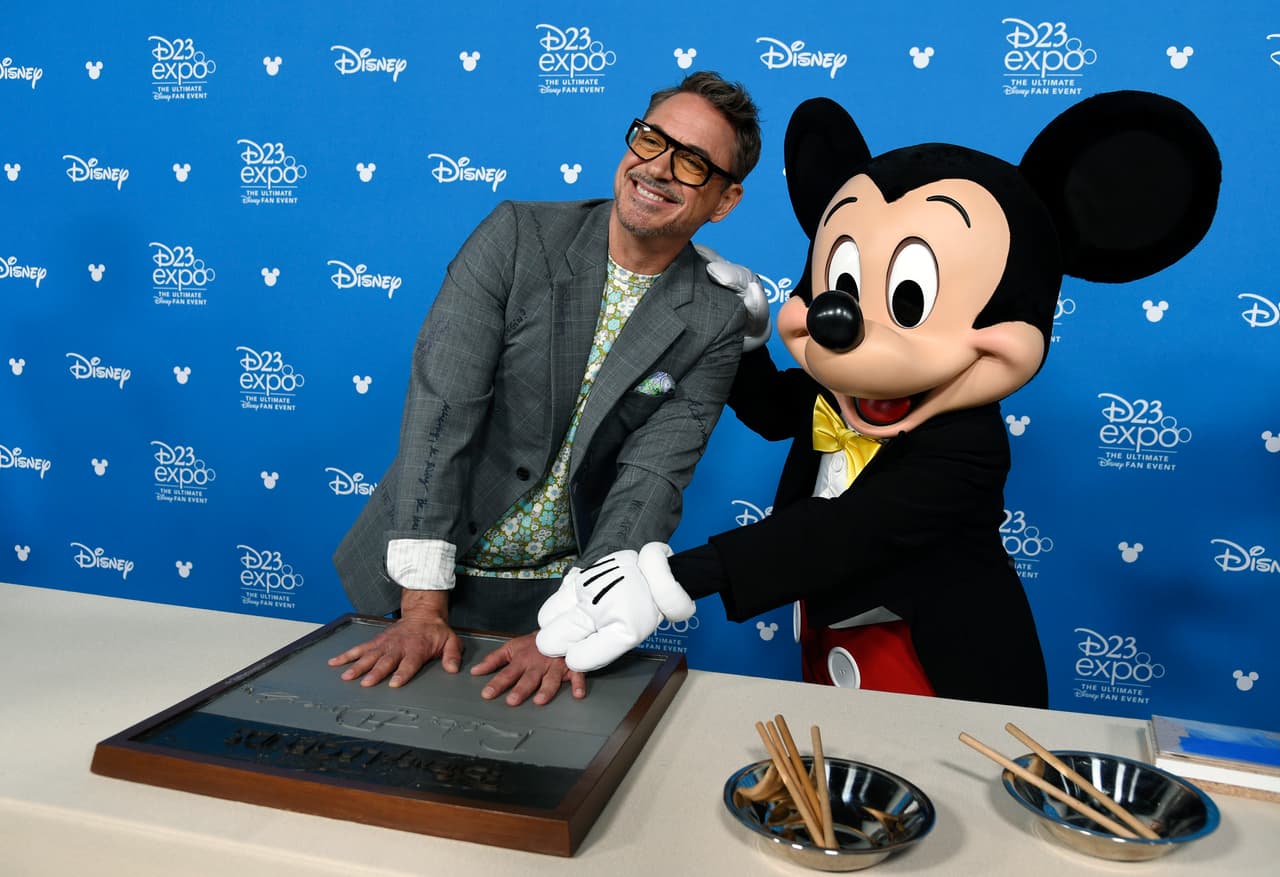 Sacaron a Iron Man de Disneylandia por andar pacheco