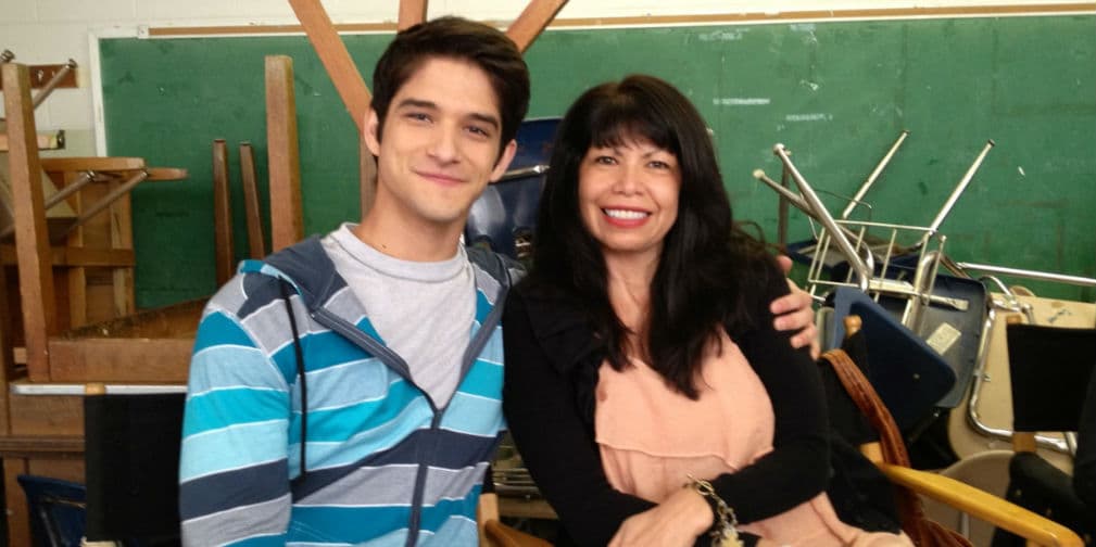 Tyler Posey ofrece consuelo 'en línea'