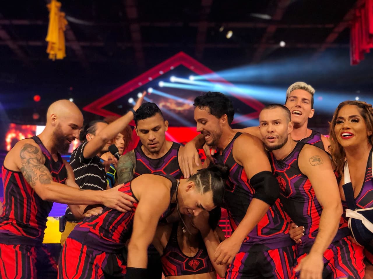 ‘Barriles Extremos’ tuvo los duelos de Memo ante Yann, Montu y Agustín, Jeff vs Said. P, Sebas con Julio, Christian perdió la ventaja ante Nuno, Potro se midió contra Brandón y el triunfo parecía para Cobras. Pero después del corte comercial se revisó que Said P. no hizo completa una parte y no hubo punto para nadie, porque Potro no terminó el circuito.