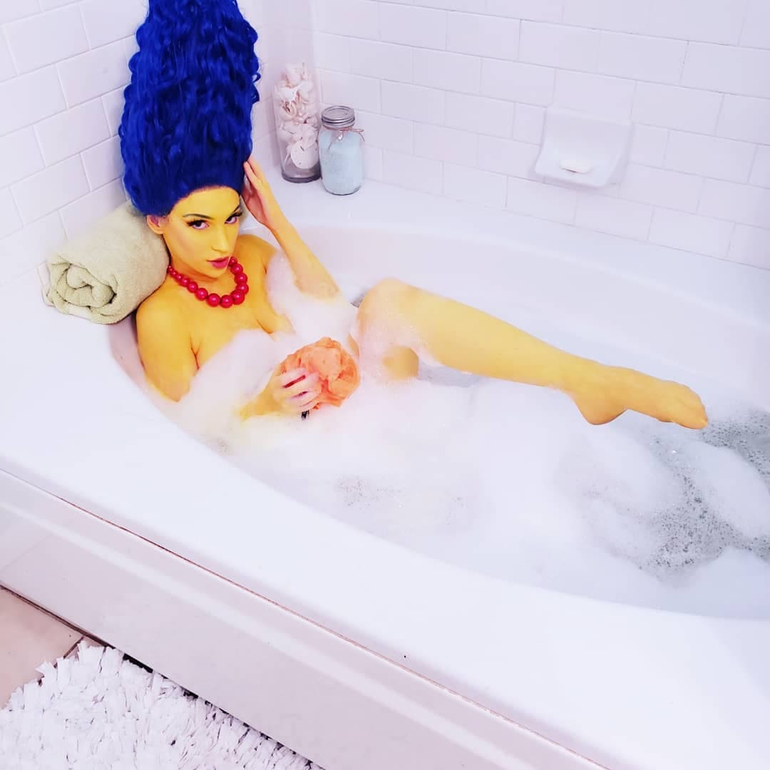 Para los fanáticos de ‘Los Simpson’, Gracie mostró a Marge Simpson en la bañera.