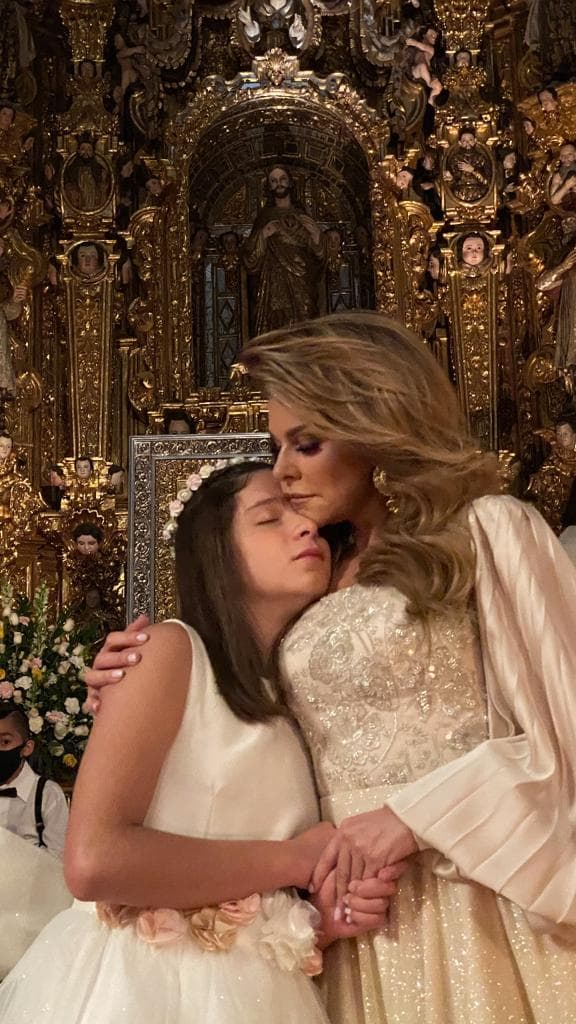 Itatí Cantoral interpreta La Guadalupana