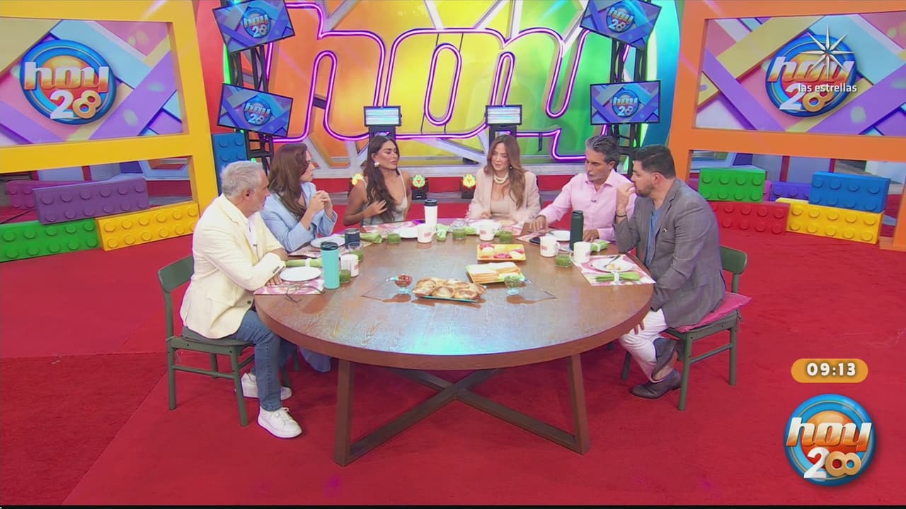 Conductor de Hoy anuncia embarazo en vivo; revela el sexo del bebé y Andrea Escalona reacciona entre gritos  