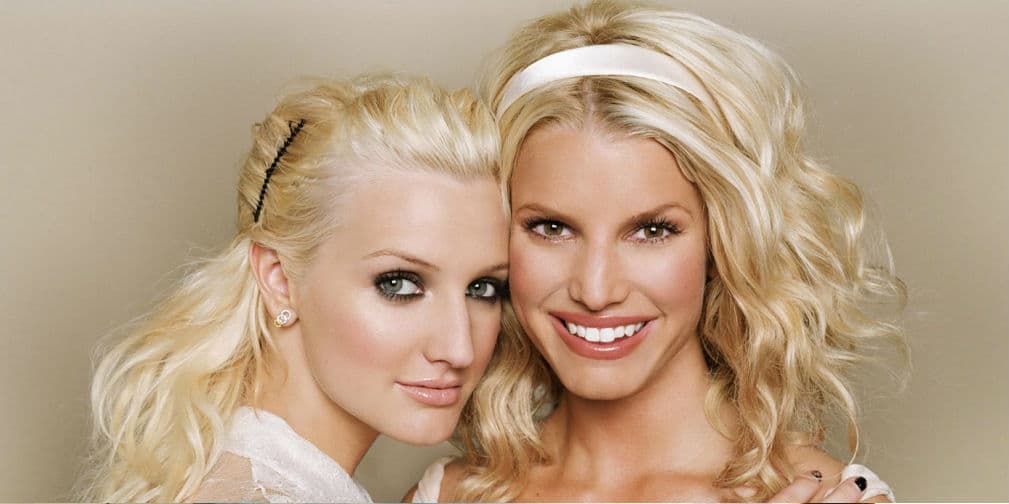 5. Ashley y Jessica Simpson: Ambas son cantantes, pero la única que brilló fue la segunda en el entretenimiento.