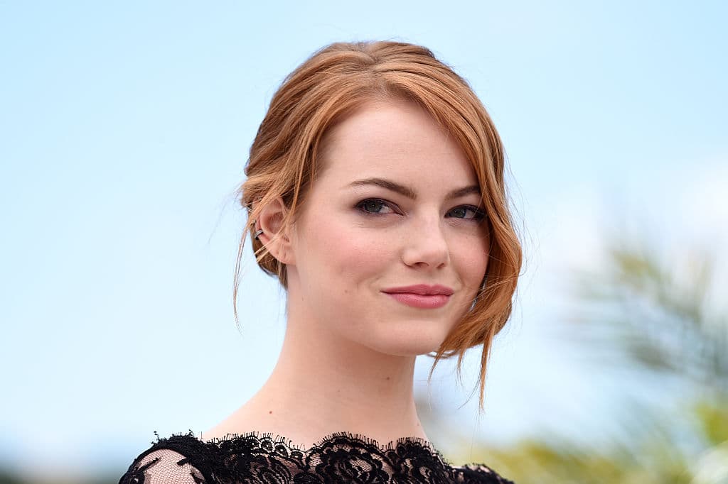 Emily Jean Stone, mejor conocida como Emma Stone, nació el 6 de noviembre en Arizona, EU y la recordamos por muchos de los persoajes que ha hecho, desde su paso por 'Malcolm el de en medio' hasta 'Zombieland' y 'Lalaland', pero aquí hablaremos de los papeles para los que fue considerada pero no los interpretó.